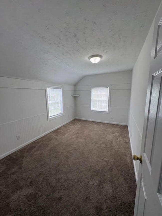 Photo - Three Bedroom 1.5 Bathroom House