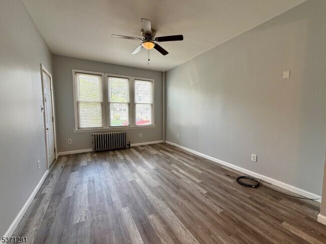 Building Photo - 46 Riggs Pl Unit 46 Rental