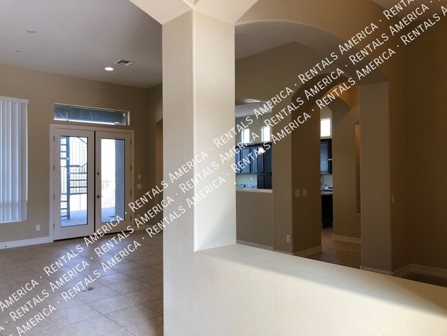 Photo - 2922 E Caldwell St