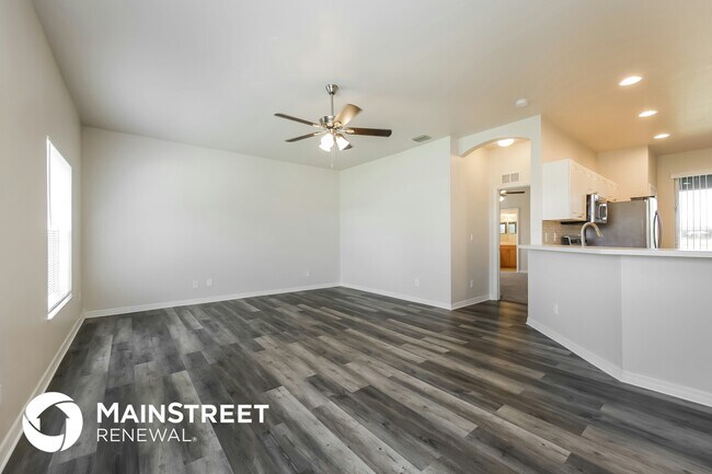Photo - 3808 20th St W