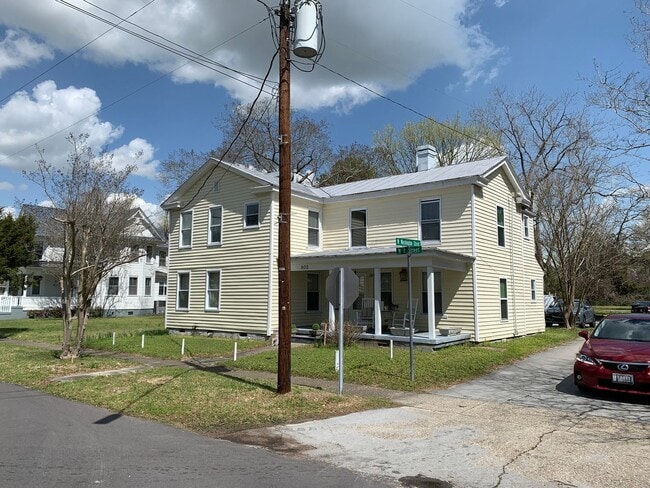 Building Photo - 802 N B St Unit PERRYMAN