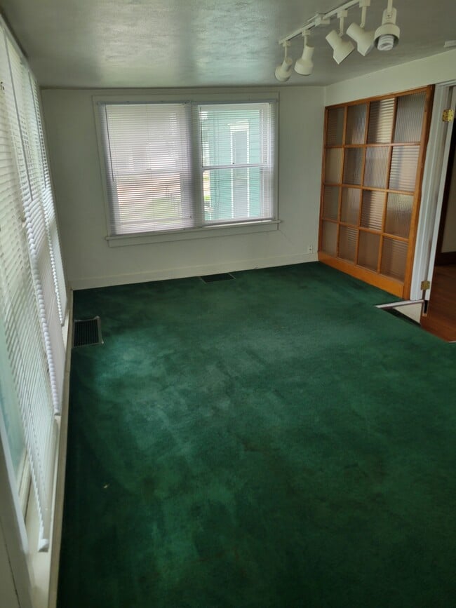 Photo - 605 Melrose Ave