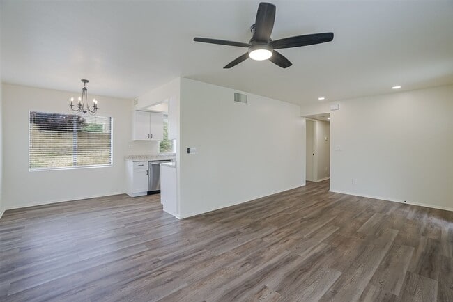 Photo - 2 bedroom, 2 bath condo near the airport