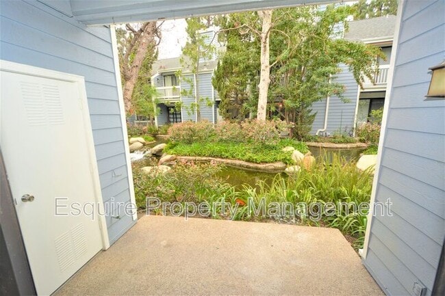 Photo - 703 Arneill Rd