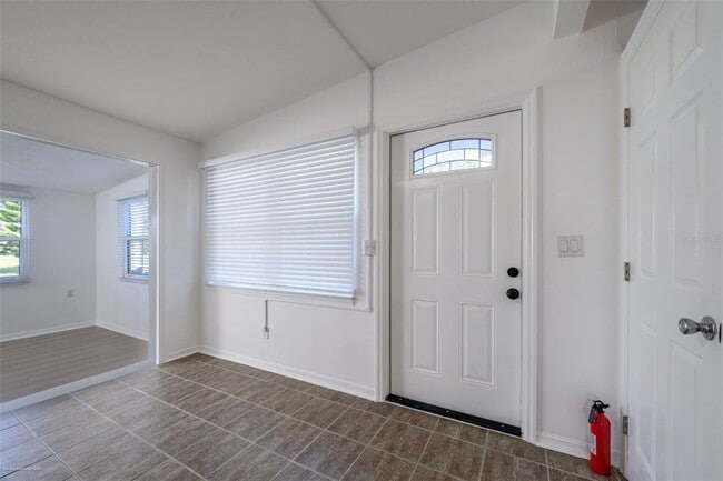 Photo - 927 W Olympia Ave