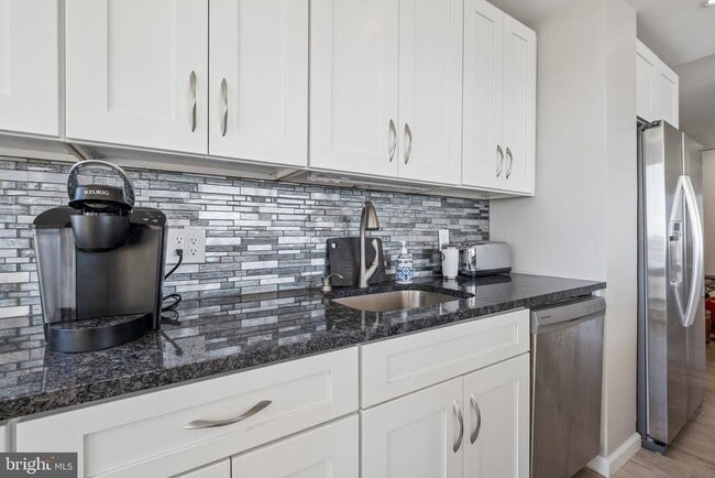 Photo - 200 Locust St Unidad 18GN