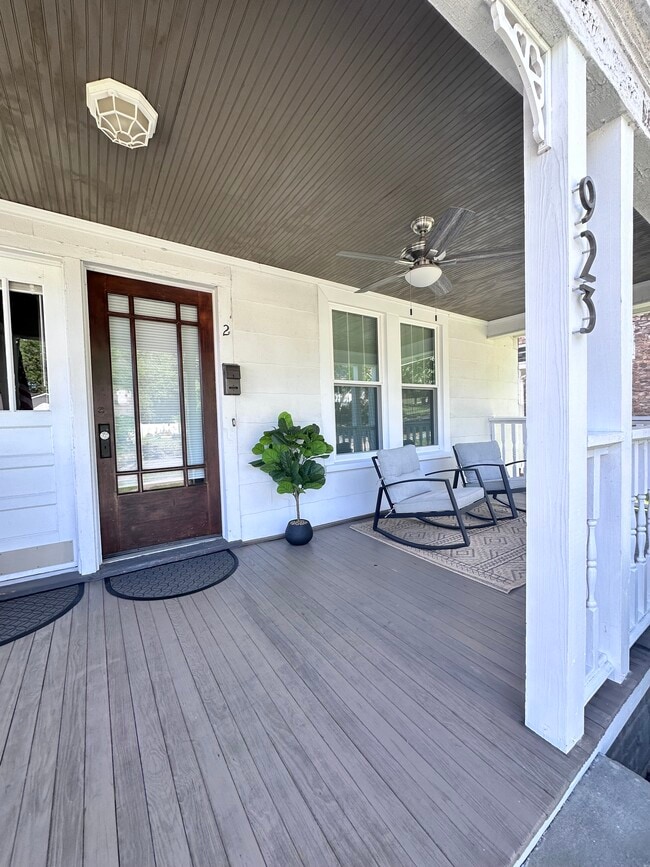 Photo - 923 E Hillcrest Dr Unidad 2