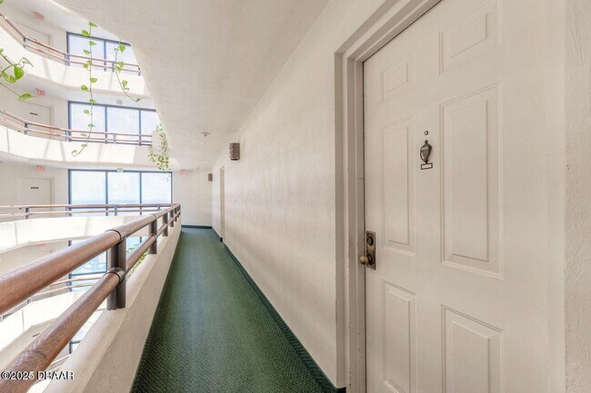 Photo - Coastal Living meets convenience in the He... Unit 803