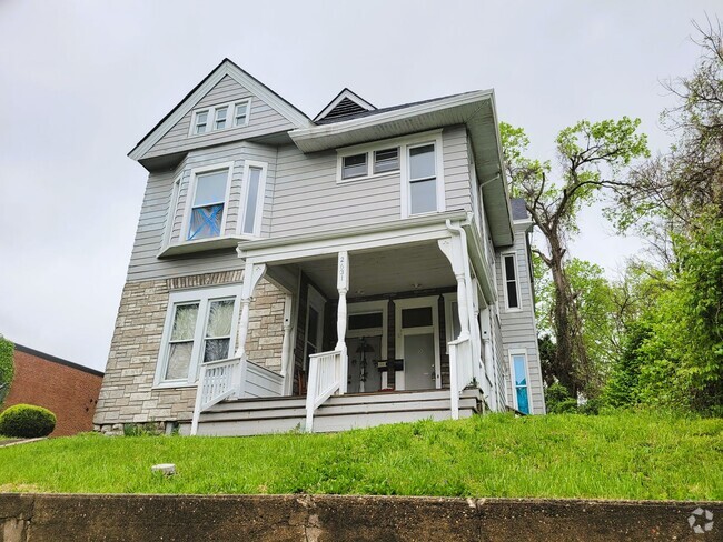 Building Photo - 2631 Victory Pkwy Unit #2 Rental