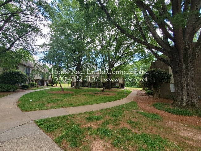 Building Photo - 1441 Brookwood Dr