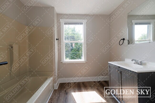 Photo - 427 S Mound St