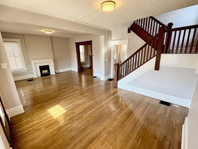 Photo - 356 E 20th Ave