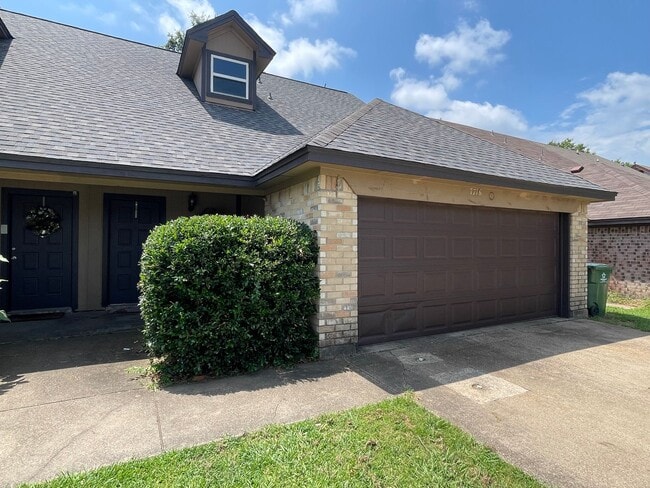 Photo - 7716-7718 Sable Lane Unidad 7716
