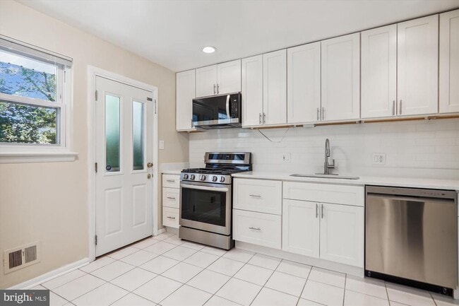 Photo - 6518 Wilmett Rd