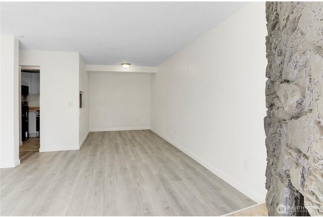 Photo - 3 Bed 2 Bathroom Edmonds Condo! Unidad 101