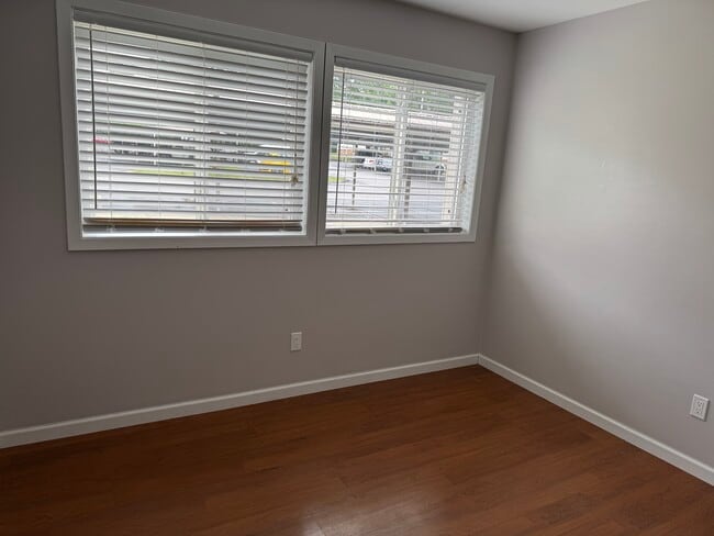 Photo - 2916 Davison Ave Unidad 2916 Davison Avenue