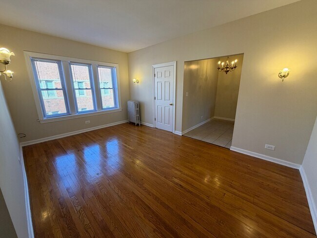 Photo - 1343 W Touhy Ave