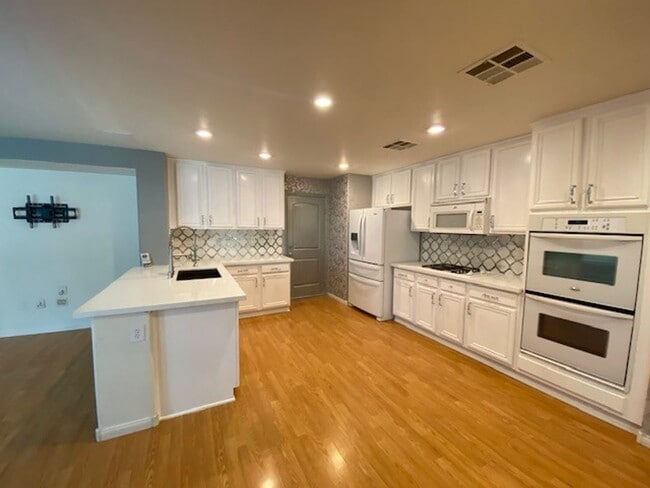 Photo - Unique Single Family 2/2 home