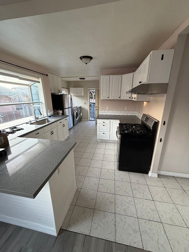 Photo - 1215 107th Ave