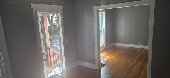 Photo - 243 Chamberlain St