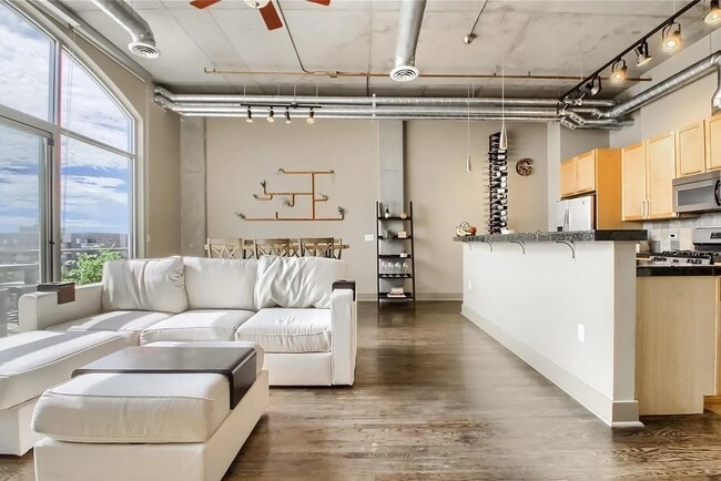 Building Photo - 2899 N Speer Blvd Unit Speer Lofts #403