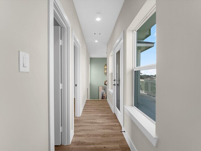 Photo - 1102 64th St