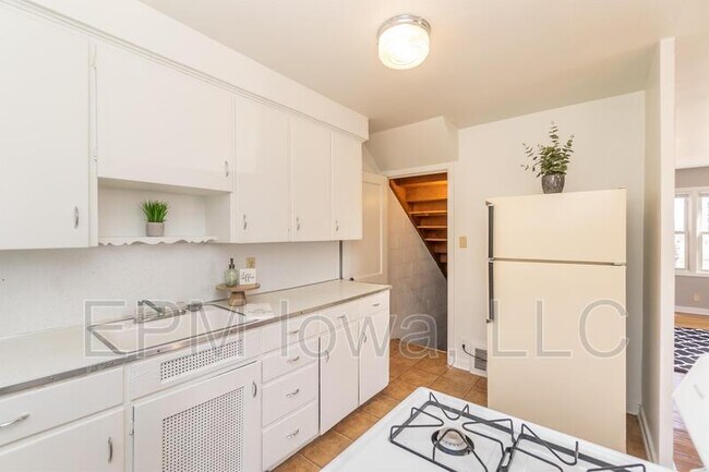 Photo - 249 Madison St