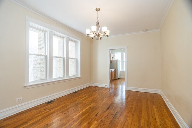 Photo - 3033 W Gunnison St Unit 1