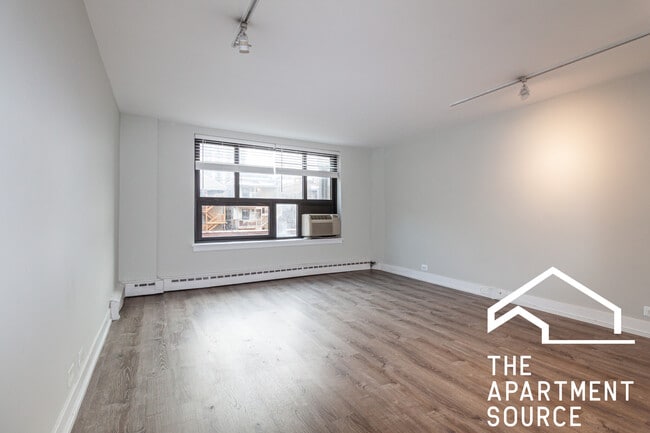 Photo - 445 W Wellington Ave Unit 03F