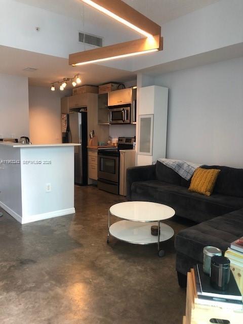 Photo - 350 NE 24th St Unidad 504