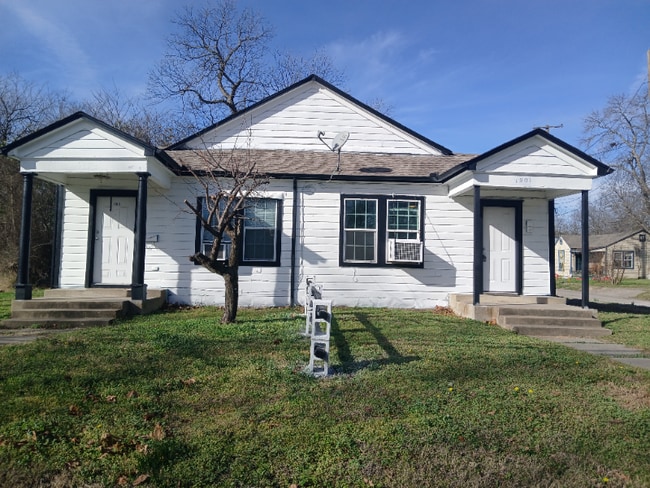 Building Photo - 1903 Washington St