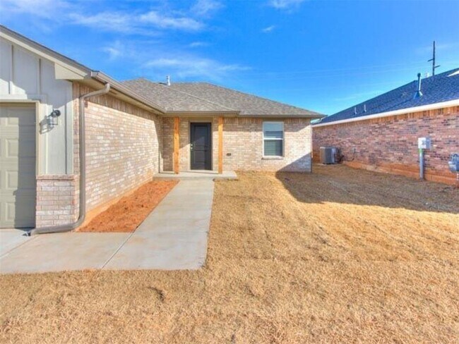 Photo - 1702 Highland Loop