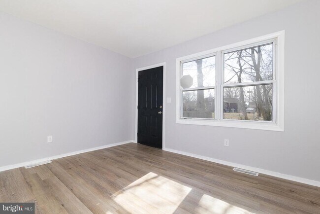 Photo - 217 Parkinson Ave