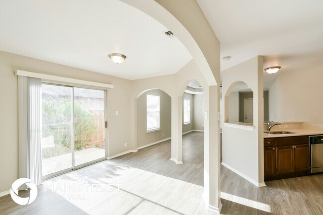 Photo - 415 Margo St