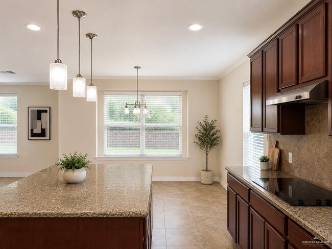 3901 Santa Veronica St