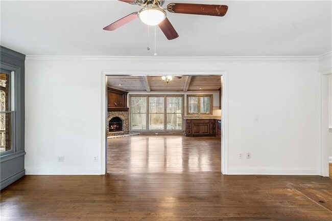 2468 Ridgeway Dr
