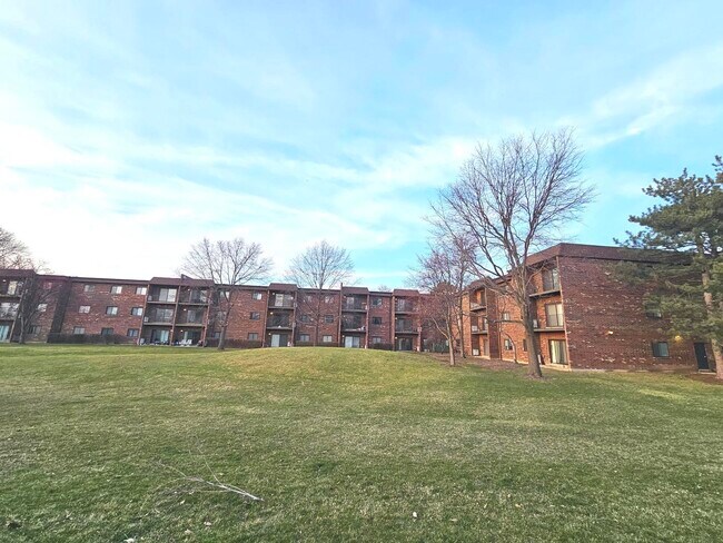 Photo - 1018 Castilian Ct Unit 205