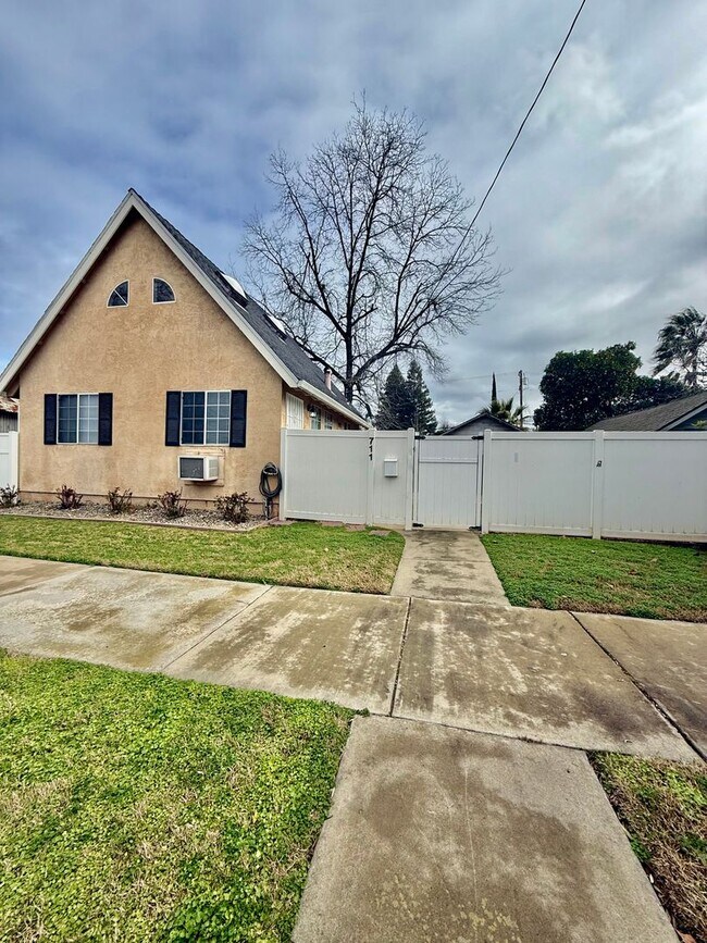 Photo - Charming small house