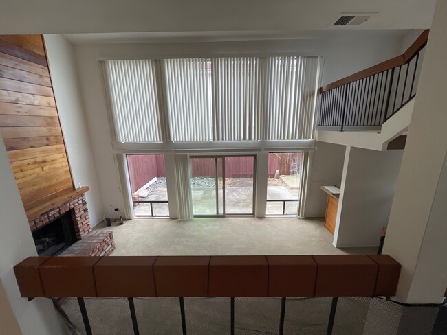 Photo - 2506 Levante St