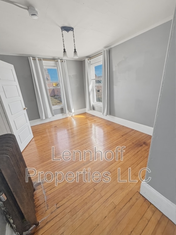 Photo - 25 Portland St