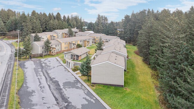 Building Photo - 2610 Mill Bay Rd