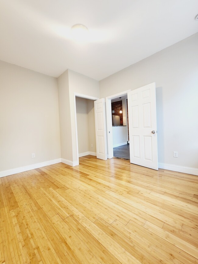 938 West Side Ave 5 - 945 W Side Ave Unit 5