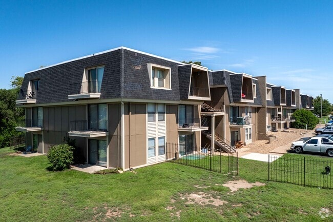 Photo - Kingston Cove Apartments