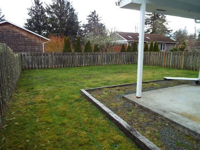 734 NW Date Ave.