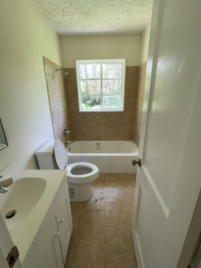 Photo - 1127 Killarney St