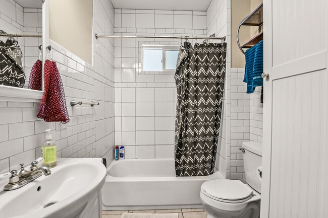 Photo - 122 N Franklin St