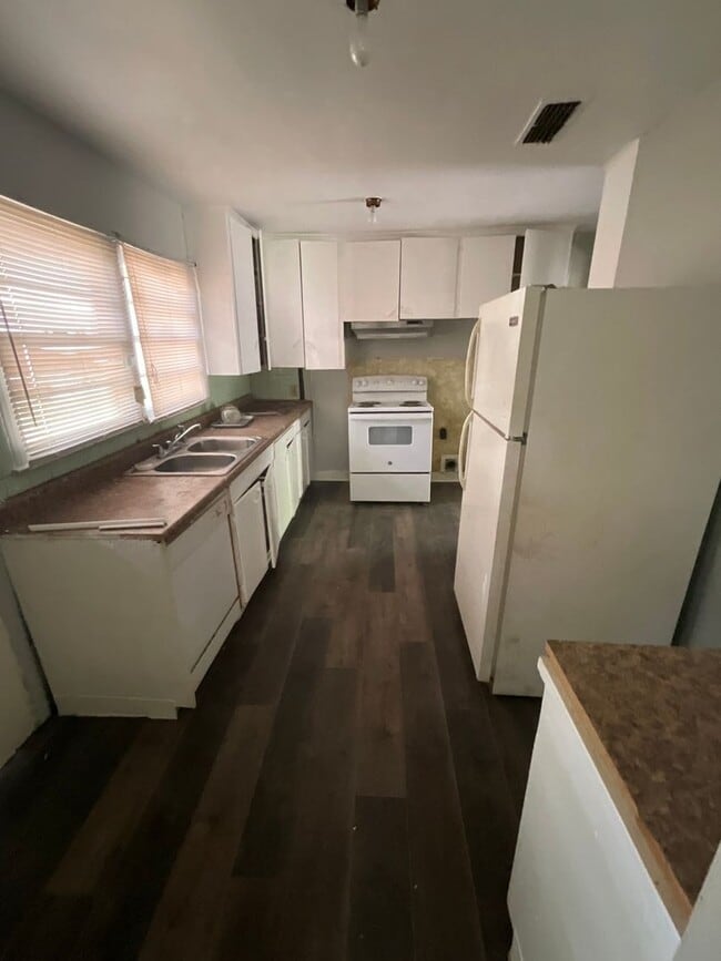 Photo - 3208 Murphy St