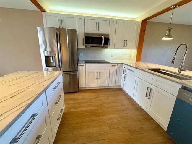 Building Photo - 605 Freedom Ct Rental