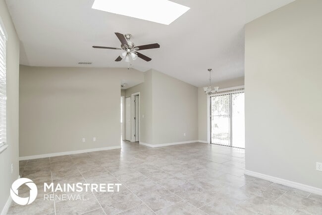 Photo - 1072 Genesee Ave SE