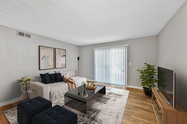 Photo - 1000 Belmont